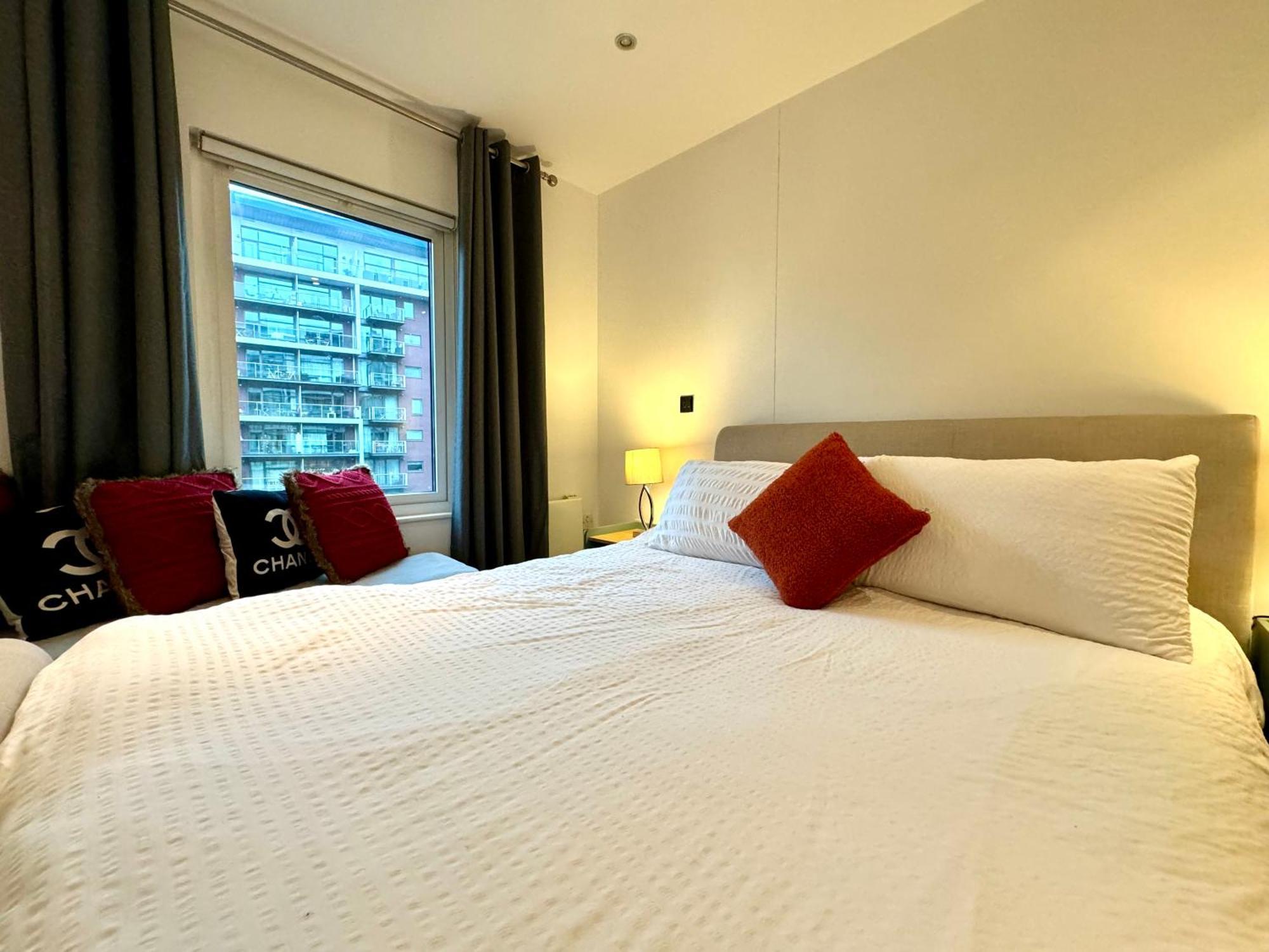 Cute 1 Bedroom Battersea Central By Wild Apartment London