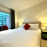 Cute 1 Bedroom Apartment Battersea Central London By Wild