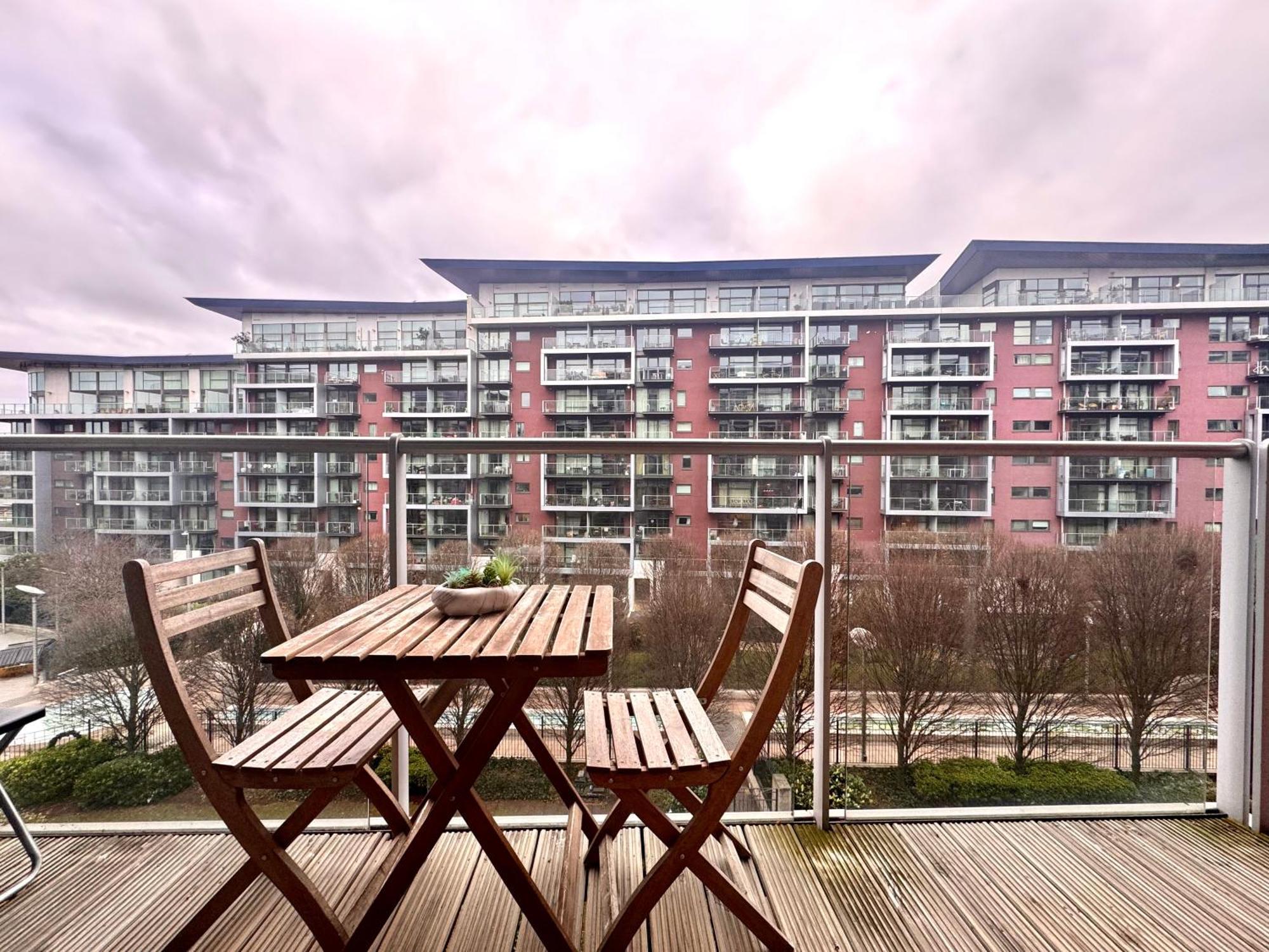 Cute 1 Bedroom Battersea Central By Wild * Londra